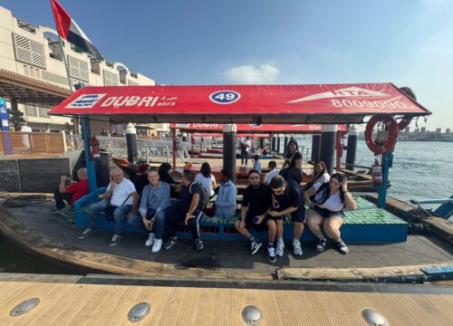 🛥️ Cena alla Crociera Classica nel Creek di Dubai